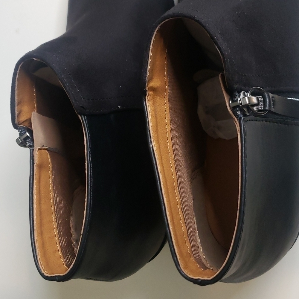 𝅺BLACK Zip Ankle Booties - Picture 6 of 11